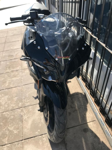 Rouser 200 Rs