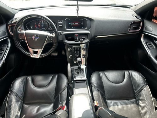 Volvo V40 2.0 T5 R DESIGN TURBO GASOLINA 4P AUTOMÁTICO