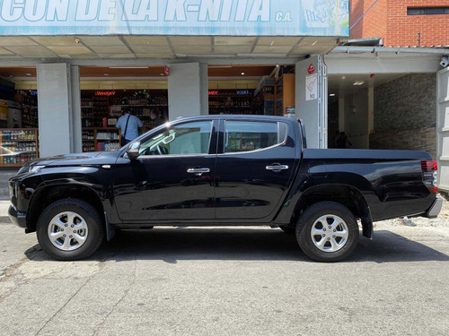 Imagen 2 de 14 de Mitsubishi L200