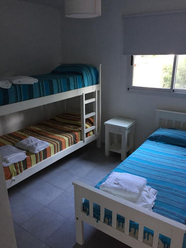 Casa De 5 Ambientes,3 Dormitorios Y 3 Baños Con Pileta Climatizada ( No Termal )