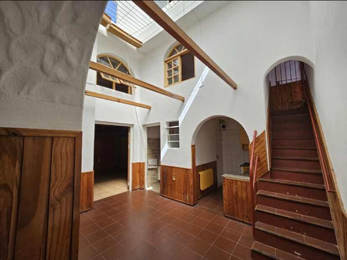 Se Alquila Hermosa Casa, Zona Isla De Flores!!