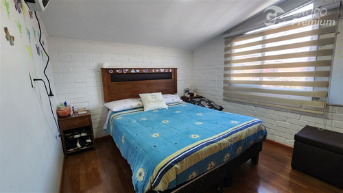 En Venta. Casa De 2 Pisos En Puente Alto.