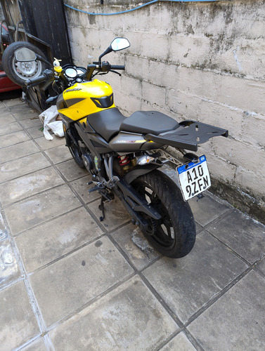 Bajaj Rouser Ns200 Amarilla Muy Bien Estado