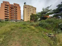 Comprar Terreno En Venta Mp Te Trae Un Amplio Y Bien Ubicado Terreno, Todos Los Servicios. Zona Norte, Completamento Plano Rodeado De Urbanismo, Invierte Seguro Y Confiable. Piedras Pintada Naguanagua 23-197