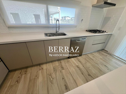 Casa Venta 3 Dormitorios Barrio El Trebol Lote De 961 M2 Haras Santa Maria Escobar