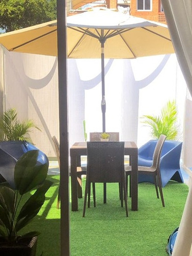 Sombrilla O Toldo De Jardín O Patio