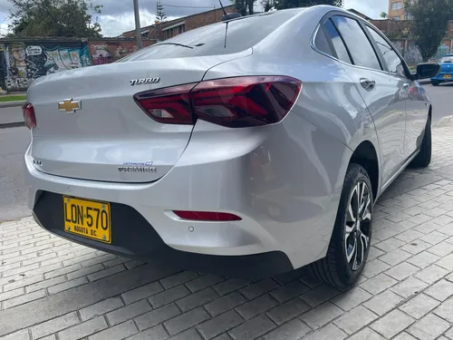 Chevrolet Onix 1.0T Premier Sedan At