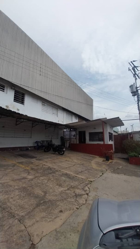 R.p En Alquiler De Galpón Industrial En Av. Octava Trasversal Zona Industrial Carabobo.