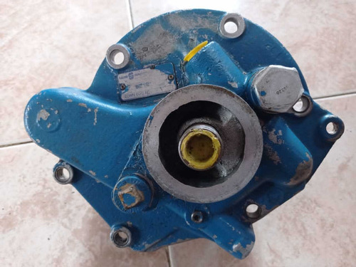 Bomba Hidráulica  Para Tractor Ford 8210. 