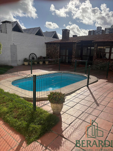 Venta - La Blanqueada- Preciosa Casa 5 Dorm, 4 Baños, Piscina, Barbacoa Y Depósito
