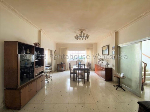 Casa En Venta En La Florida Caracas 2 Niveles Terraza Vista Al Avila