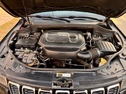 Jeep Grand Cherokee 3.6 Limited 286hp Techo + Llantas 18