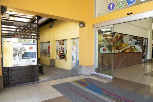 En Renta Locales Comerciales Plaza La Pilita En Metepec, Edo. Méx. - A.c.