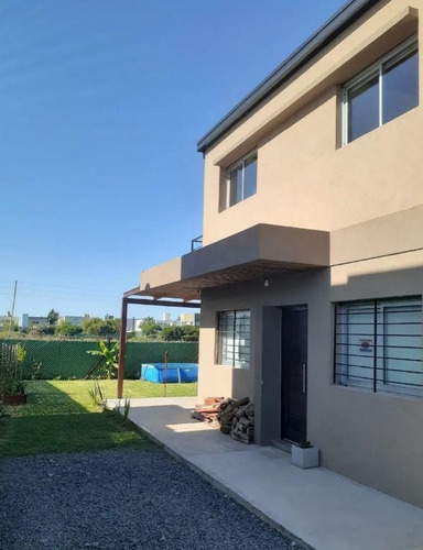 Casa Venta 2 Dormitorios 2 Baños 1 Cochera 250 Mts 2 Totales - Manuel B Gonnet
