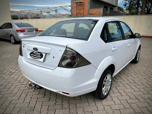 Imagem 4 de 13 de Ford Fiesta 1.6 Se Sedan 16v Flex 4p Manual