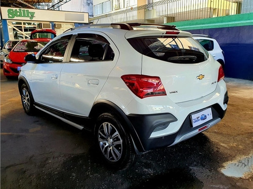Imagem 4 de 11 de Chevrolet Onix 1.4 Mpfi Activ 8v Flex 4p Manual