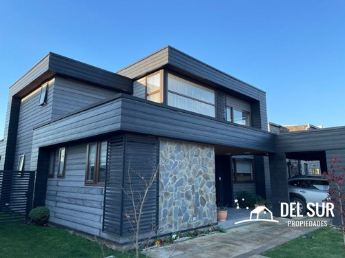 Casa En Excelente Barrio En Puerto Varas