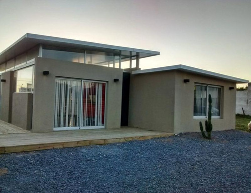 Casa En Alquiler Por Temporada De 2 Dormitorios En Balneario Buenos Aires (ref: Bpv-231)