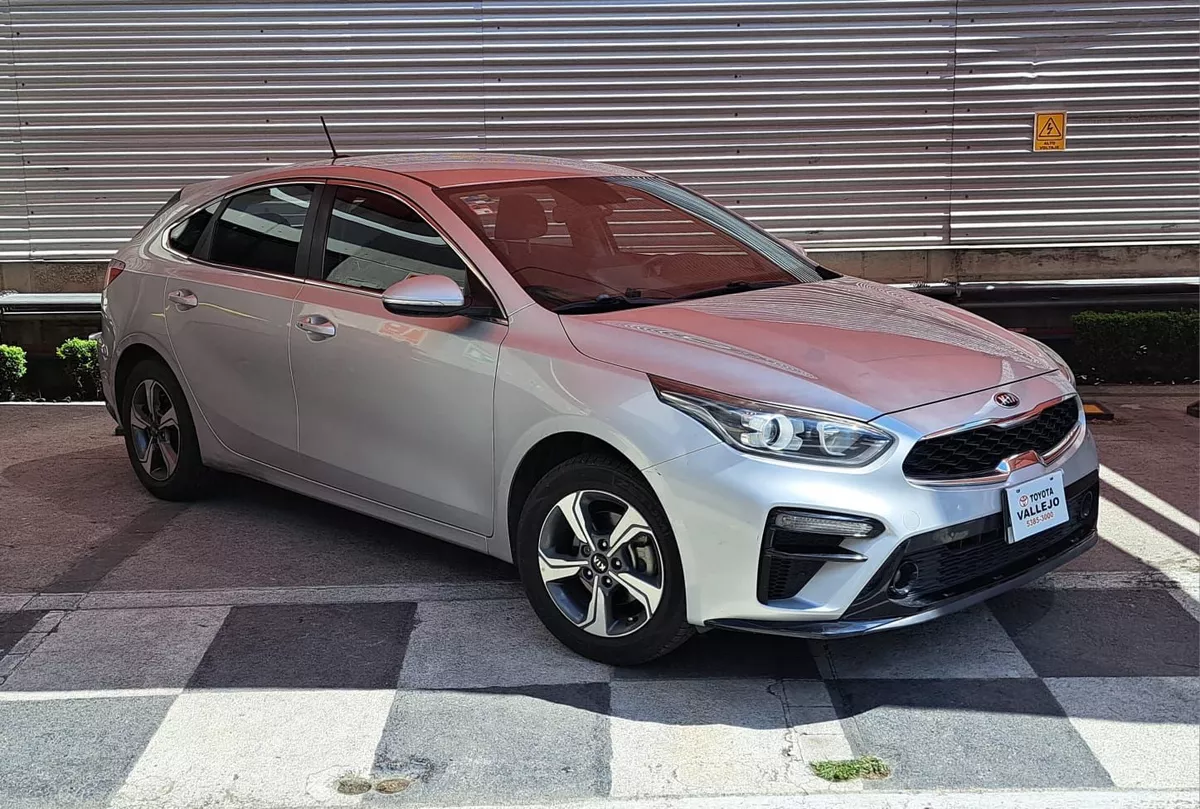 Kia Forte 2.0 Hb 5 p Ex At