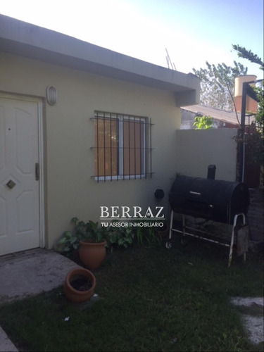 Casa En Venta + 2 Departamentos En Barrio De Vicenzo Grande Pilar Lote De 300 M2