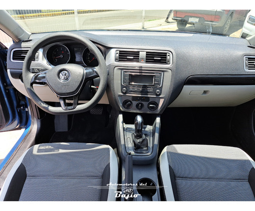 Volkswagen Jetta 2.0 L4 At