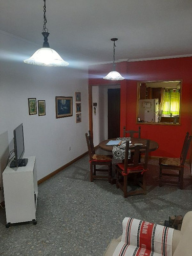 Inmueble Con 2 Departamentos A La Venta