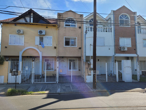 Venta Triplex 4 Ambientes Ciudad Jardín Cochera 