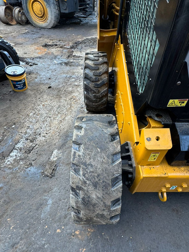 Minicargador Caterpillar 256c