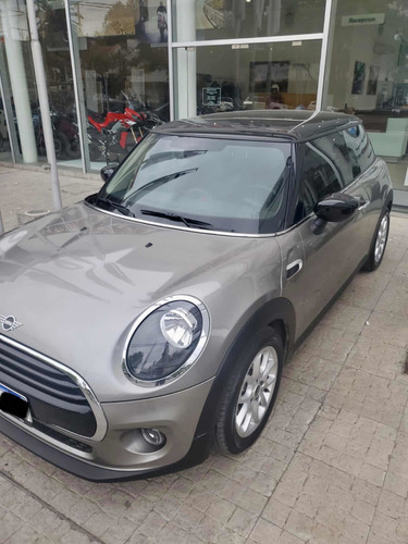 Imagen 1 de 8 de Mini Cooper 2021 1.5 F56 Pepper 136cv