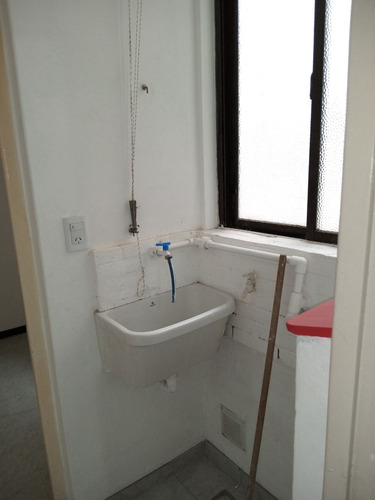 Imagen 10 de 14 de Departamento De 2 Ambientes Con Dependencia Y Lavadero.