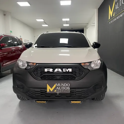 RAM 700 1.4 Slt