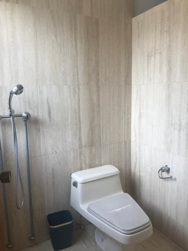 Imagen 15 de 24 de Venta De Apartamento Duplex En Los Naranjos De Las Mercedes
