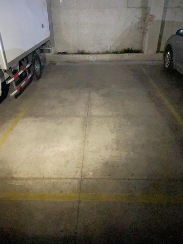 Imagen 1 de 1 de Arriendo Estacionamiento Descubierto/metro Carlos Valdovinos