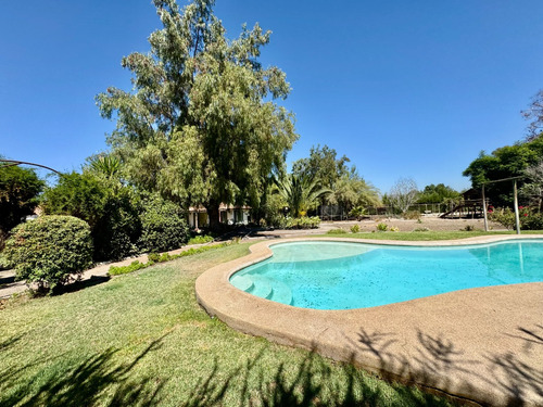 Excelente Ubicación, Casa Interior, 4d+4b+servicio+quincho