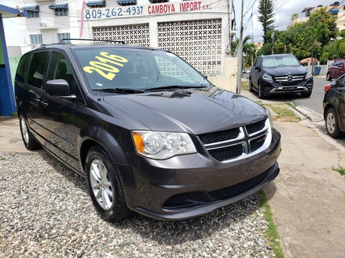 Imagen 6 de 8 de Dodge Caravan 2016 Gris