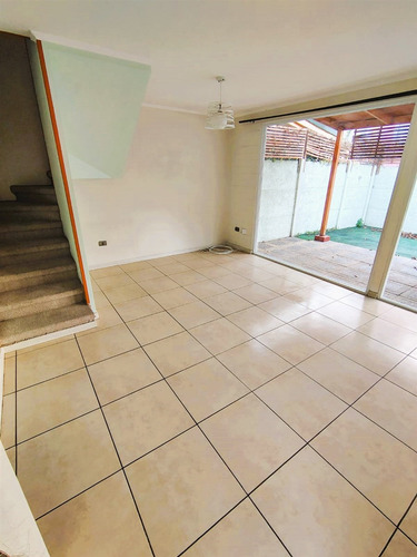 Casa En Venta De 3 Dormitorios 3 Baños En Puente Alto