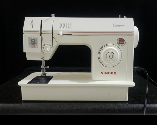 Máquina De Coser Singer Brasileira Modelo 2082/2852 