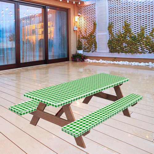 Mesa De Picnic Y Bancos Cubren Un Mantel Rectangular A