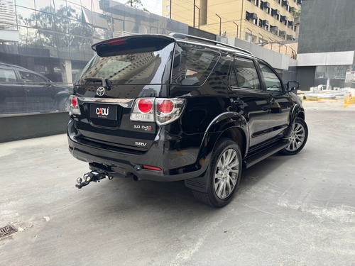 Toyota Hilux SW4 3.0 Srv 5l 4x4 Aut. 5p