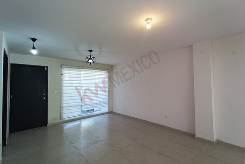 ¡descubre Tu Nuevo Hogar! Casa Moderna De 3 Recámaras, 3 Baños Y Estacionamiento Para 2 Autos...