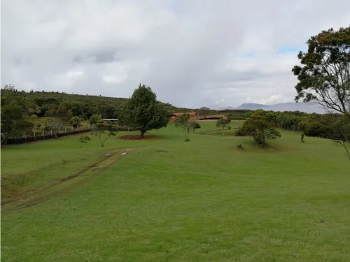 Vendo Lote Con Chalet Y 9 Caballerizas