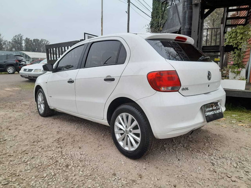 Imagen 4 de 9 de Volkswagen 2015 Gol 1.6 3 P Trend L/13