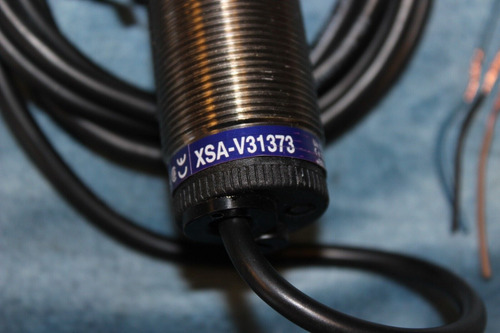 New Telemecanique Proximity Sensor Xsav31373 Xsa-v31373 Dde