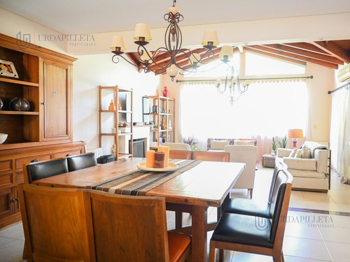 Casa En Venta En La Masia- Pilar