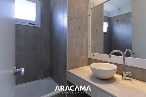 Casa En Venta En Brickland - Canning