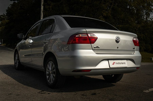 Volkswagen Gol Sedan - Motorland Permuto / Financio
