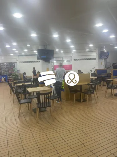 Se Vente O Permuta Local Comercial En Laureles Con Parqueadero