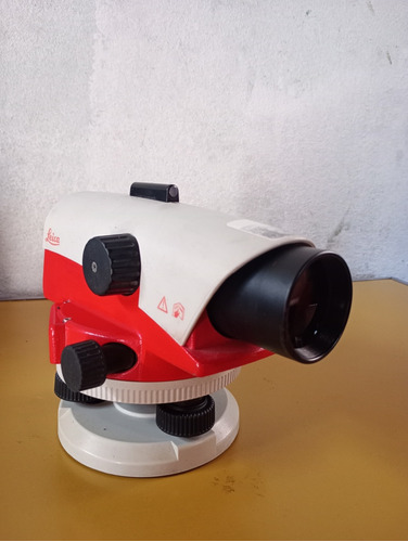 Nivel Óptico Profesional Leica Na728 