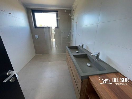 Casa Nueva, Moderna Y Con Excelente Aislación