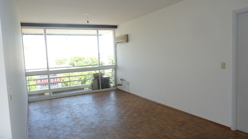 Apartamento En 8 De Octubre Y Munar Al Frente Gran Vista.